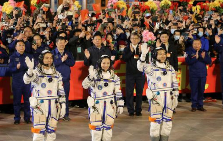 Astronautas chinos regresan a la Tierra tras la misión espacial tripulada más larga