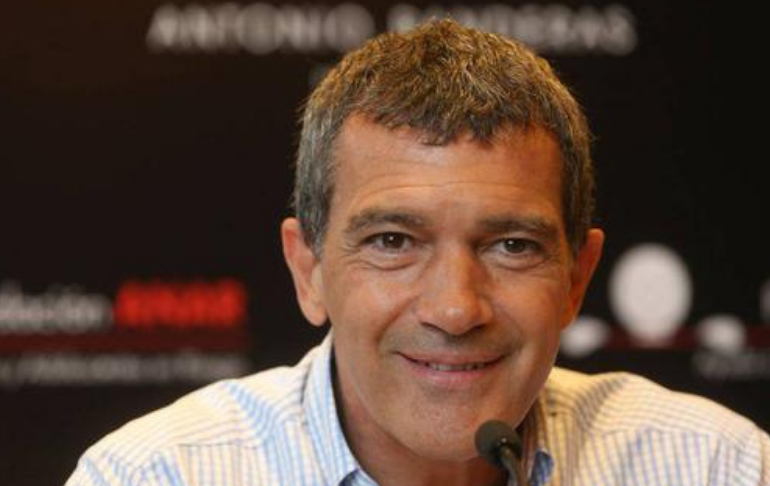 Portada: Antonio Banderas: “Soy actor gracias a los musicales”