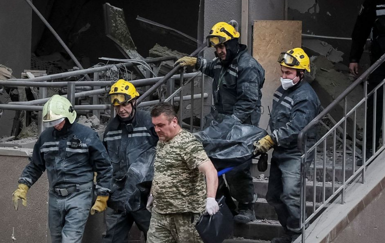 Portada: Periodista ucraniana muere tras ataque ruso con misiles sobre Kiev