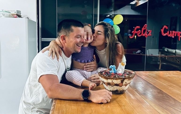 Mario Hart celebró sus 35 años junto a Korina Rivadeneira y su hija