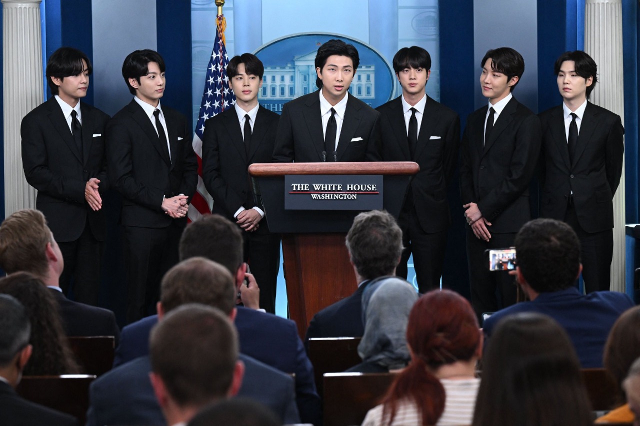 Portada: BTS tras reunirse con Biden en Casa Blanca: "Estamos devastados por los crímenes de odio contra asiáticos"