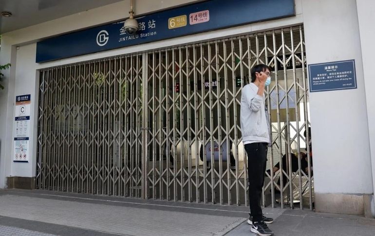 Portada: Beijing cierra decenas de estaciones de metro para controlar casos de coronavirus