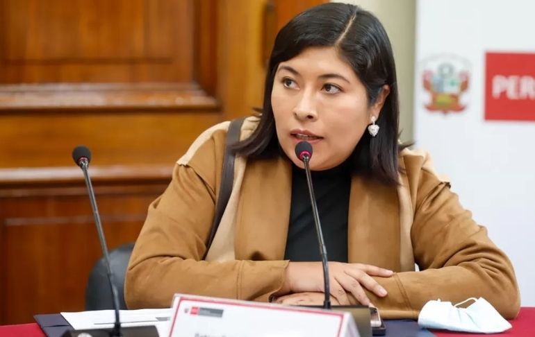 Betssy Chávez sobre Vladimir Cerrón: "Su marketing político es mucho por Twitter"