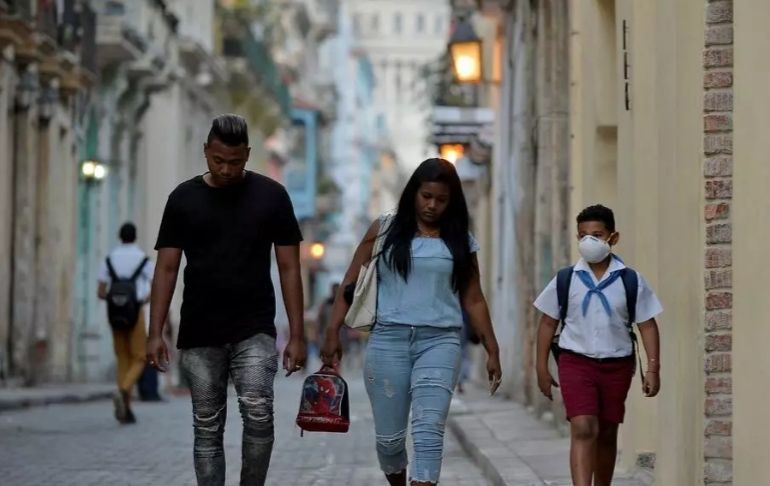COVID-19: Cuba vive su primer día sin el uso obligatorio de la mascarilla en 26 meses