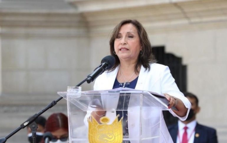 Portada: Dina Boluarte descarta renunciar tras reconocer que firmó documentos como presidenta de club departamental