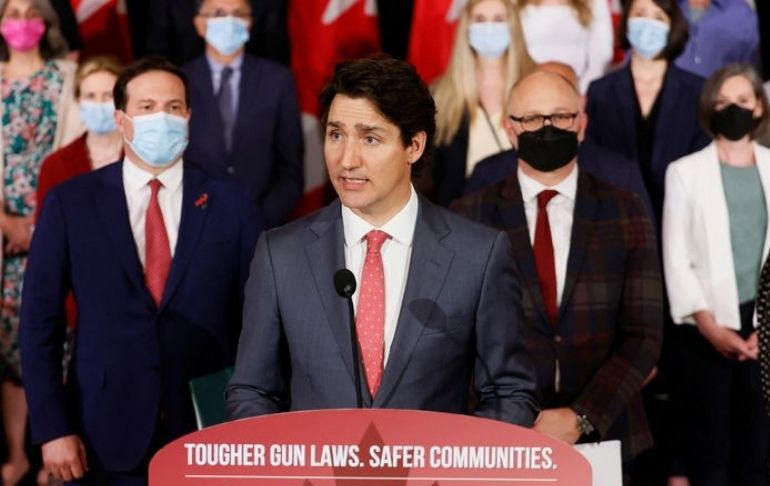 Justin Trudeau presentó proyecto de ley para congelar venta de armas en Canadá
