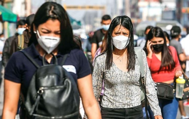 Portada: Limeños siguen usando mascarilla en exteriores, pese a que ya no es obligatorio