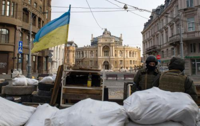 Portada: Muere un adolescente en nuevo ataque ruso a ciudad ucraniana de Odesa