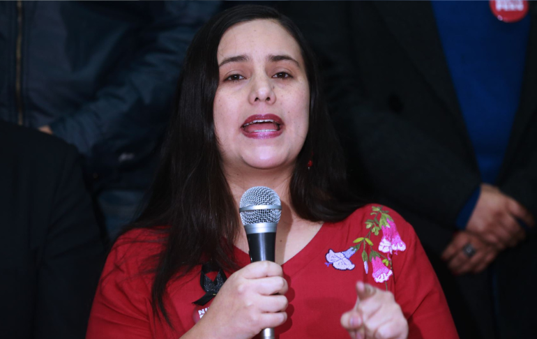 Verónika Mendoza tilda de ‘antidemocrático’ que se haya archivado ley que proponía referéndum