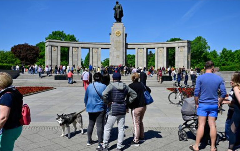 Ucrania denuncia un "error" de Alemania tras retirada de bandera ucraniana en Berlín