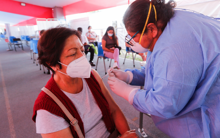 Minsa: Medio millón de personas se encuentran protegidas con cuarta dosis frente a la COVID-19