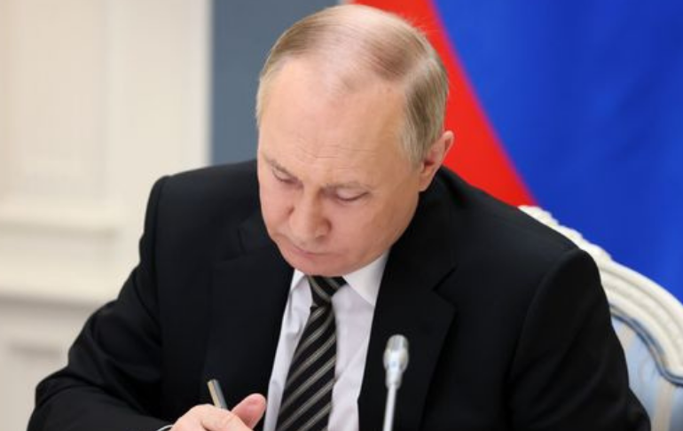 Vladímir Putin no sufre de una enfermedad, según su ministro de Exteriores