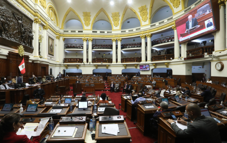 Defensoría del Pueblo solicita al Congreso que permita a los periodistas “realizar su labor sin restricciones”