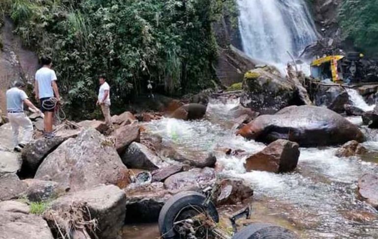 Cajamarca: cuatro personas mueren tras caída de camión a profundo abismo