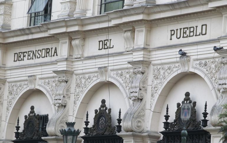 Portada: Defensoría evalúa “vías jurídicas” tras archivarse denuncia contra Manuel Merino por muertes de Inti y Bryan