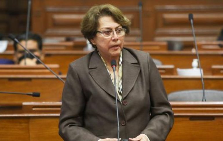 Portada: Gladys Echaíz no descarta renunciar a la bancada de APP: "El tiempo lo dirá"