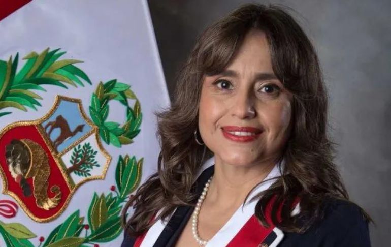 Portada: Coordinadora parlamentaria de María Córdova también trabaja en empresa del novio de congresista de Avanza País