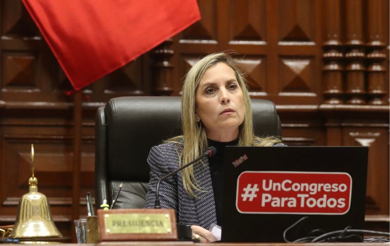 María del Carmen Alva critica demora del Ejecutivo para reglamentar leyes