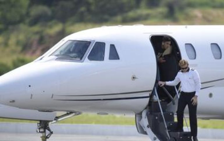 Portada: Avión de Neymar realizó aterrizaje de emergencia en Brasil, según medio deportivo de ese país