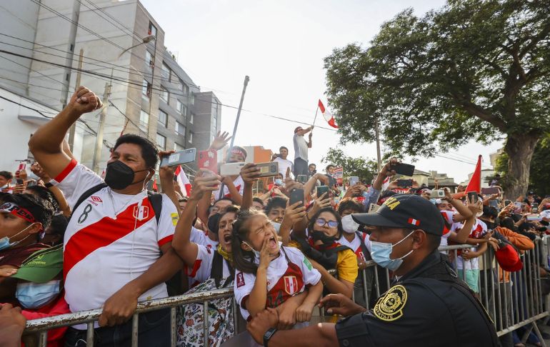 Perú vs. Australia: PNP resguardará lugares donde se instalaron pantallas gigantes