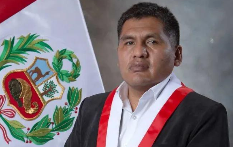 Jaime Quito: “Perú Libre no pone las manos al fuego por nadie, tampoco por el presidente”