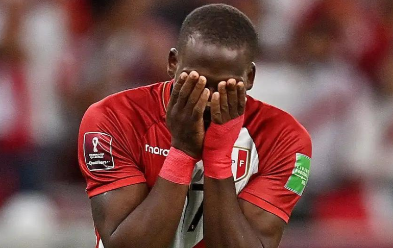 Luis Advíncula renuncia a la selección peruana tras fallar penal ante Australia