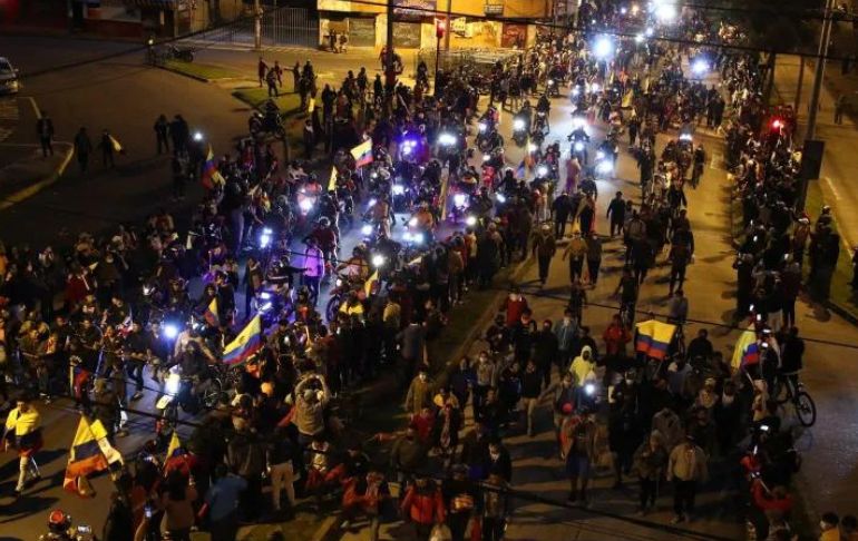 Ecuador: ministro de Defensa advierte que "la democracia está en serio riesgo" ante llegada de miles de indígenas a Quito