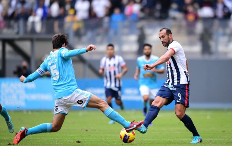 Portada: Torneo Clausura: Sporting Cristal empató 0-0 ante Alianza Lima en el Estadio Nacional