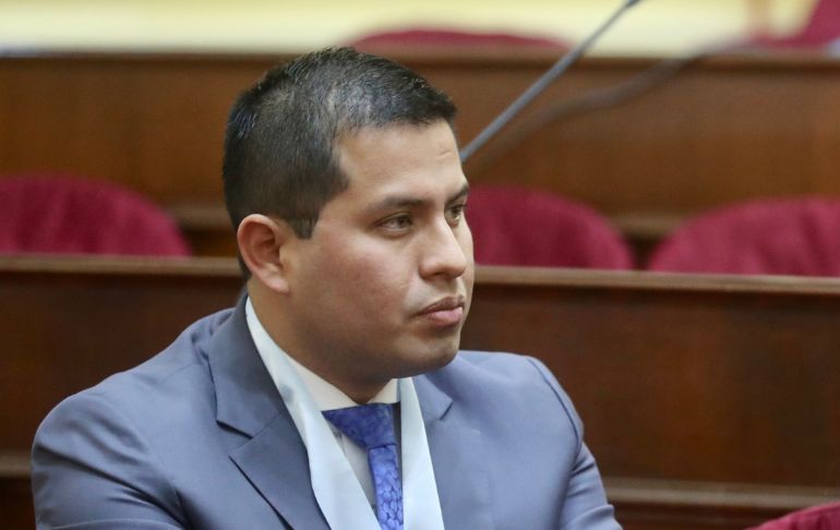 Benji Espinoza acusa a la Fiscalía de actuar "como caja de resonancia política"