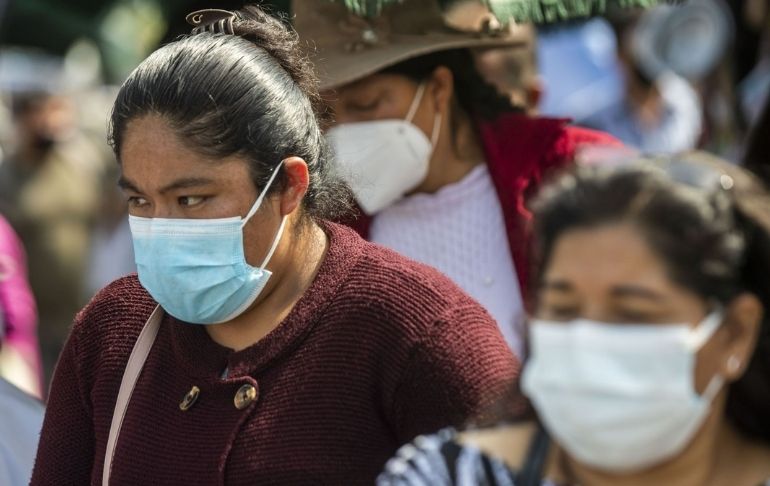 EsSalud: COVID-19 afecta más a mujeres que a hombres en inicio de cuarta ola