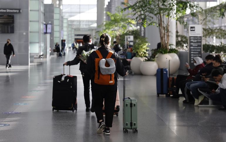 Portada: Canadá volverá a realizar pruebas aleatorias de COVID-19 en aeropuertos