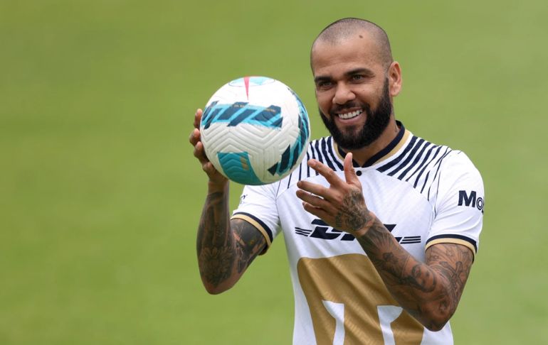 Portada: Dani Alves recibió visa de trabajo y está listo para debutar con los Pumas