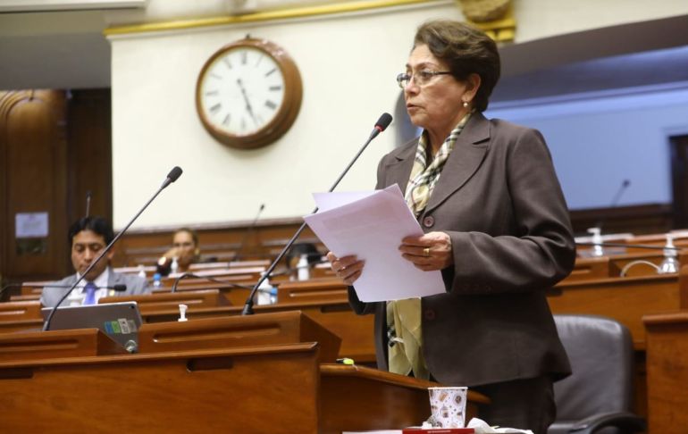 Portada: Presentan cuarta lista a la Mesa Directiva presidida por Gladys Echaíz