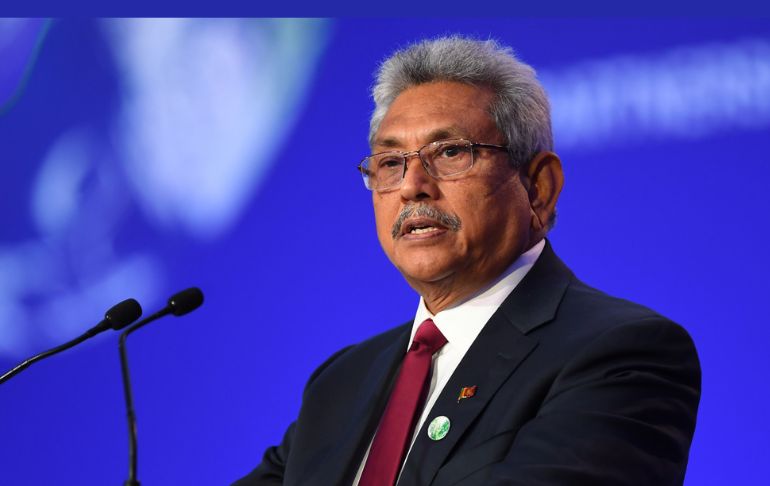Presidente de Sri Lanka renuncia por correo electrónico tras huir a Singapur