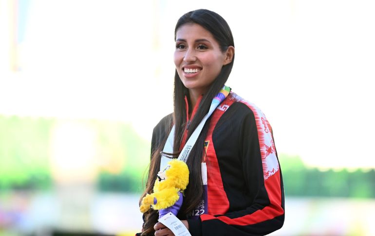 Kimberly García, ganadora de dos medallas de oro en el Mundial de Atletismo, llegó al Perú