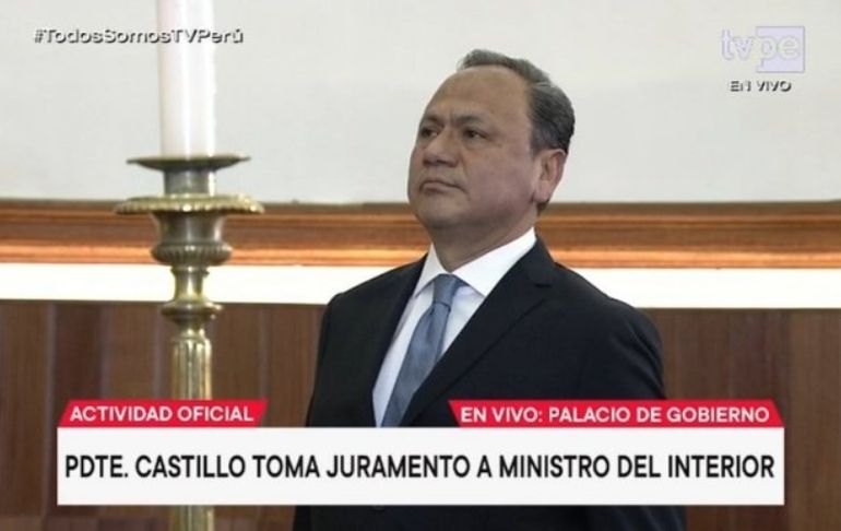 Mariano González juró como nuevo ministro del Interior en reemplazo de Dimitri Senmache