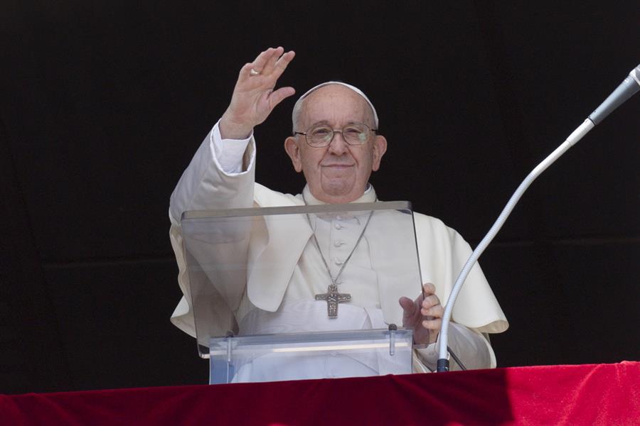 Papa Francisco pide "que se ponga fin a la locura de la guerra en Ucrania"