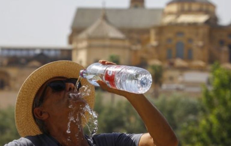 Portada: España: fallecen 360 personas por ola de calor que alcanza los 44 grados