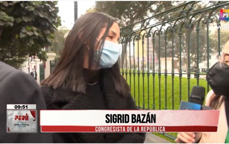 Portada: Sigrid Bazán se molesta cuando le preguntan si es una niña: "No soy niña, tengo 31 años" [VIDEO]