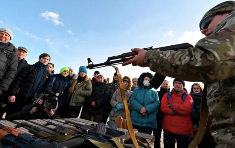 Ucrania insta a la población a evacuar para lanzar una contraofensiva en el sur del país