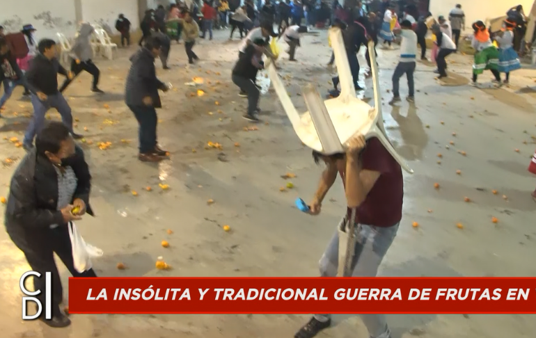 Guerra de Frutas en Villa María del Triunfo | VIDEO