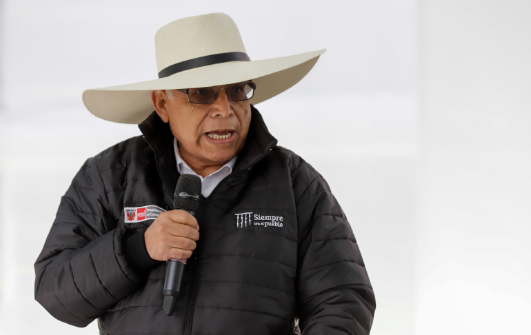 Portada: Aníbal Torres sobre periodistas secuestrados en Cajamarca: "Las rondas están reconocidas por la Constitución"