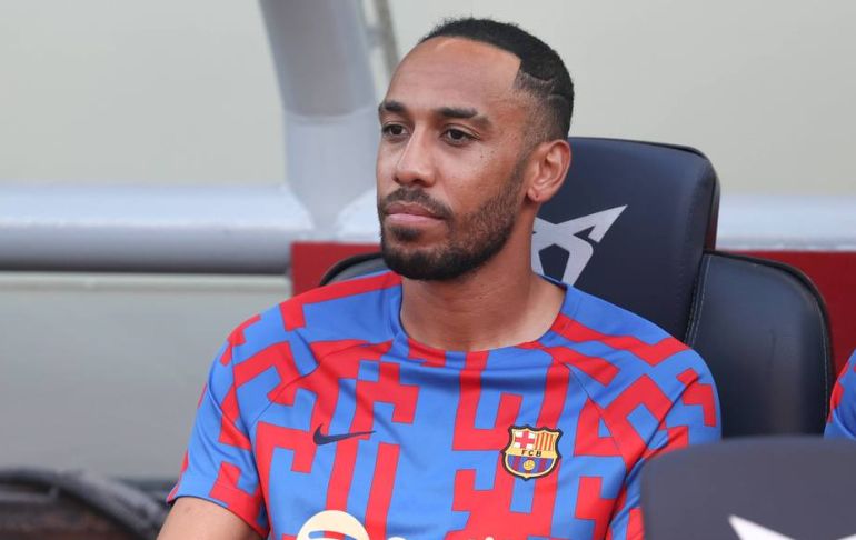 Portada: Aubameyang, jugador de Barcelona, sufrió fractura en la mandíbula durante robo en su casa