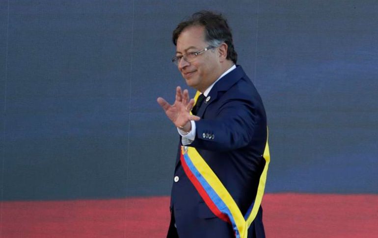 Portada: Petro tras jurar como presidente: "Es una amoralidad que el 10% de la población colombiana tenga el 70% de la riqueza"