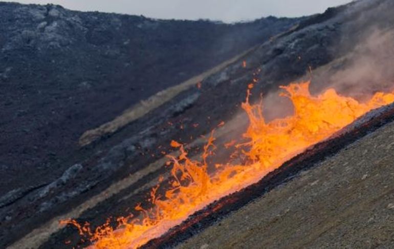 Islandia: reportan erupción volcánica cerca de la capital