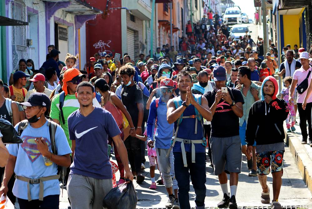 Portada: Unos 500 migrantes partieron desde la frontera sur de México hacia Estados Unidos