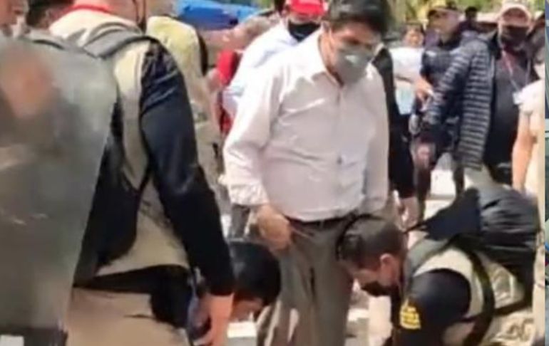 Portada: Policía anuncia proceso disciplinario para efectivos que le ataron zapatos a Pedro Castillo