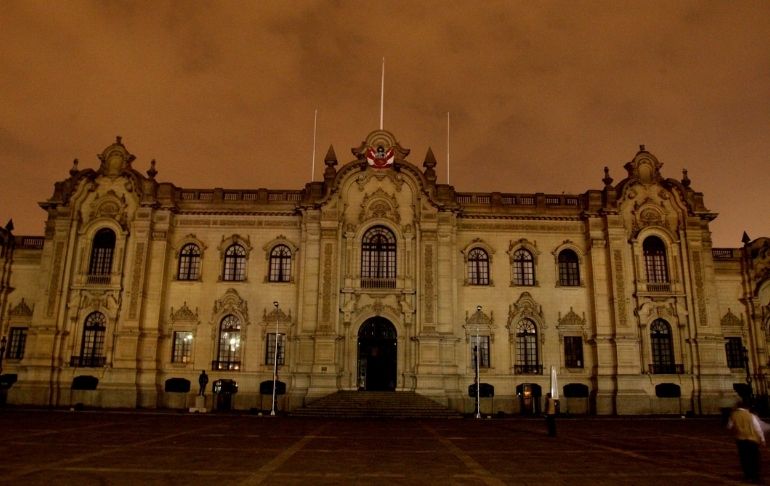 Portada: Pedro Castillo: Palacio de Gobierno cambia norma tras revelarse ingresos irregulares por la puerta 6