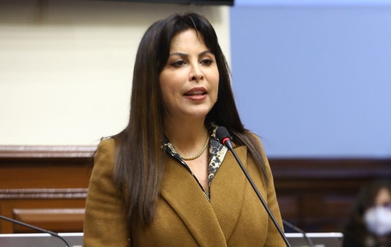 Portada: Patricia Chirinos solicita citar a ministro Richard Tineo a la Comisión de Defensa