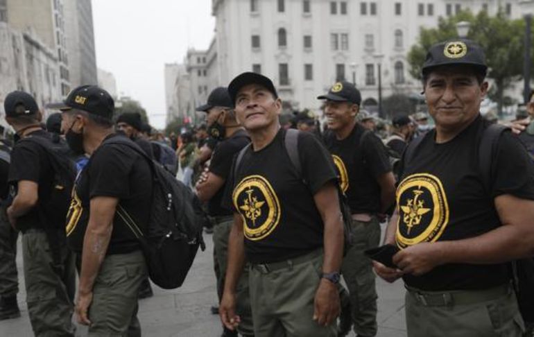 Plaza San Martín: cientos de reservistas exigen reconocimiento y marcharán a Palacio